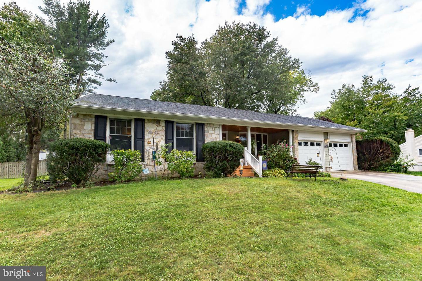 Property Photo:  3003 Pheasant Run Drive  NJ 08077 