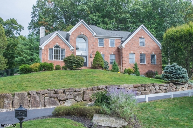 Property Photo:  4 Rosewood Lane  NJ 07834 