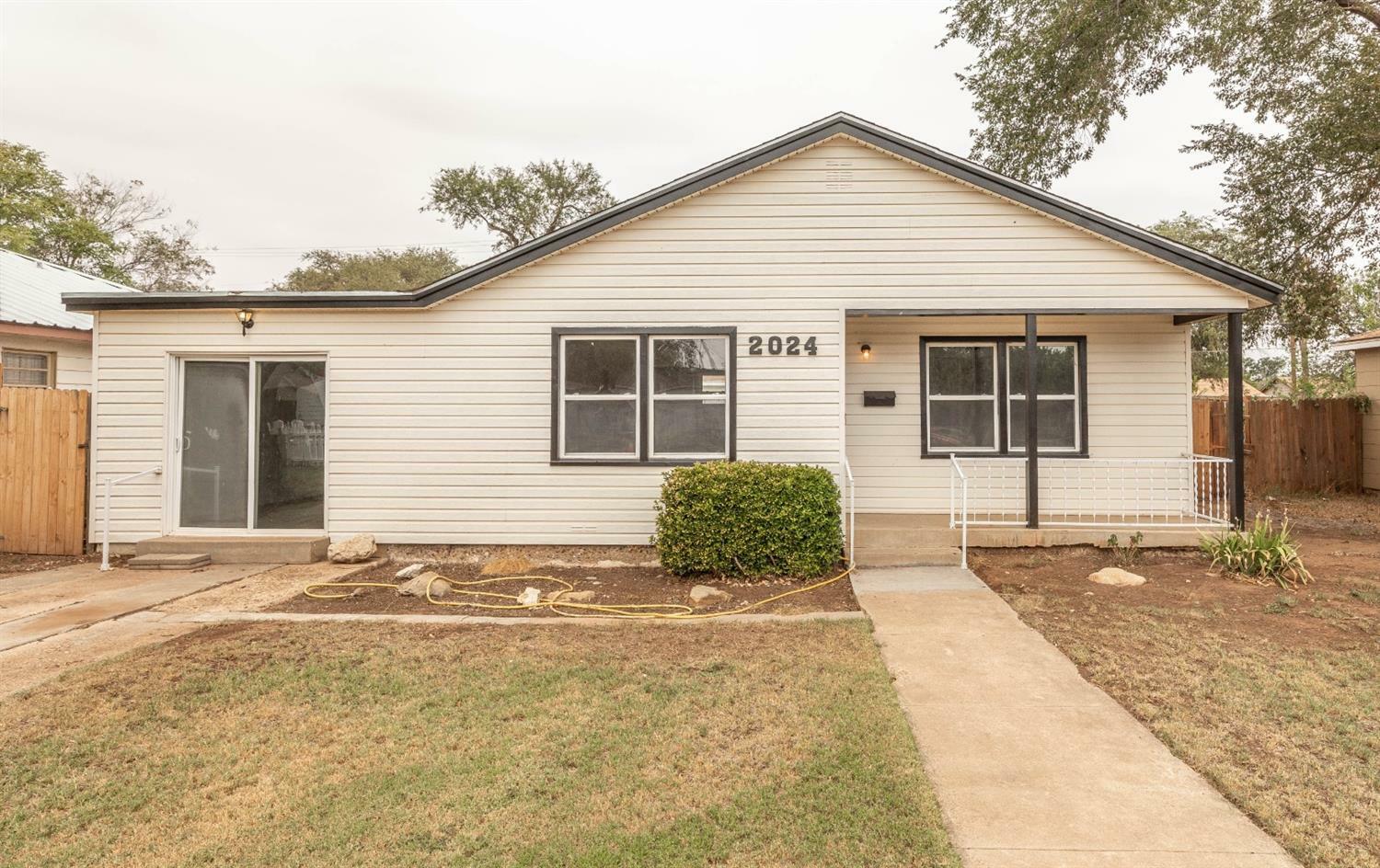 Property Photo:  2024 65th Street  TX 79412 