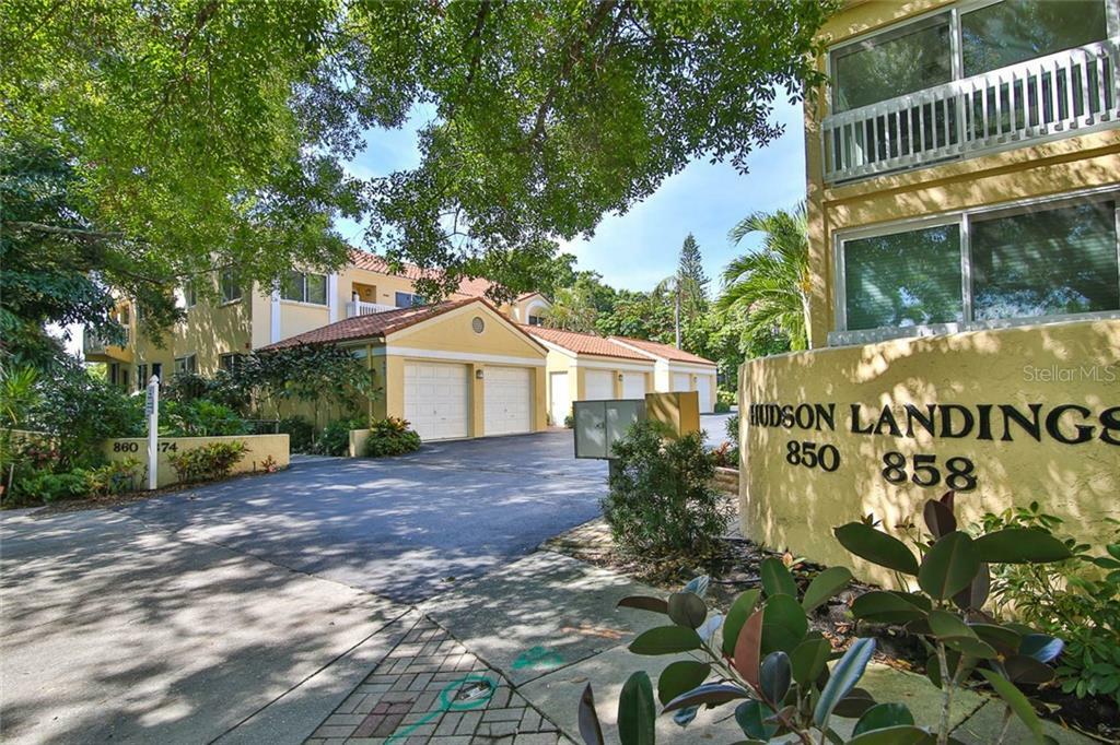 Property Photo:  860 Hudson Avenue 860  FL 34236 