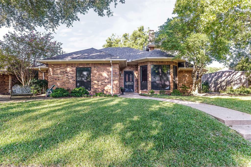 Property Photo: 143 Mesquitewood Street TX 75019