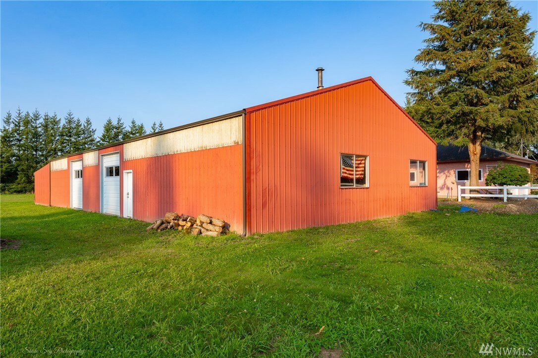 Property Photo:  206 W Lincoln St  WA 98276 