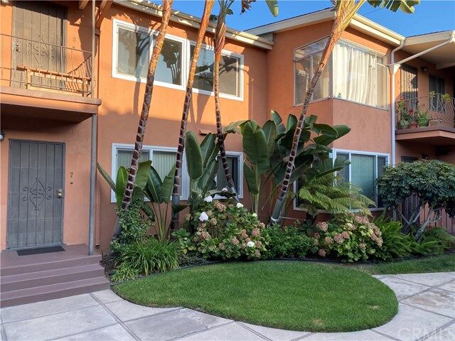 Property Photo:  1030 E 2nd Street 7  CA 90802 