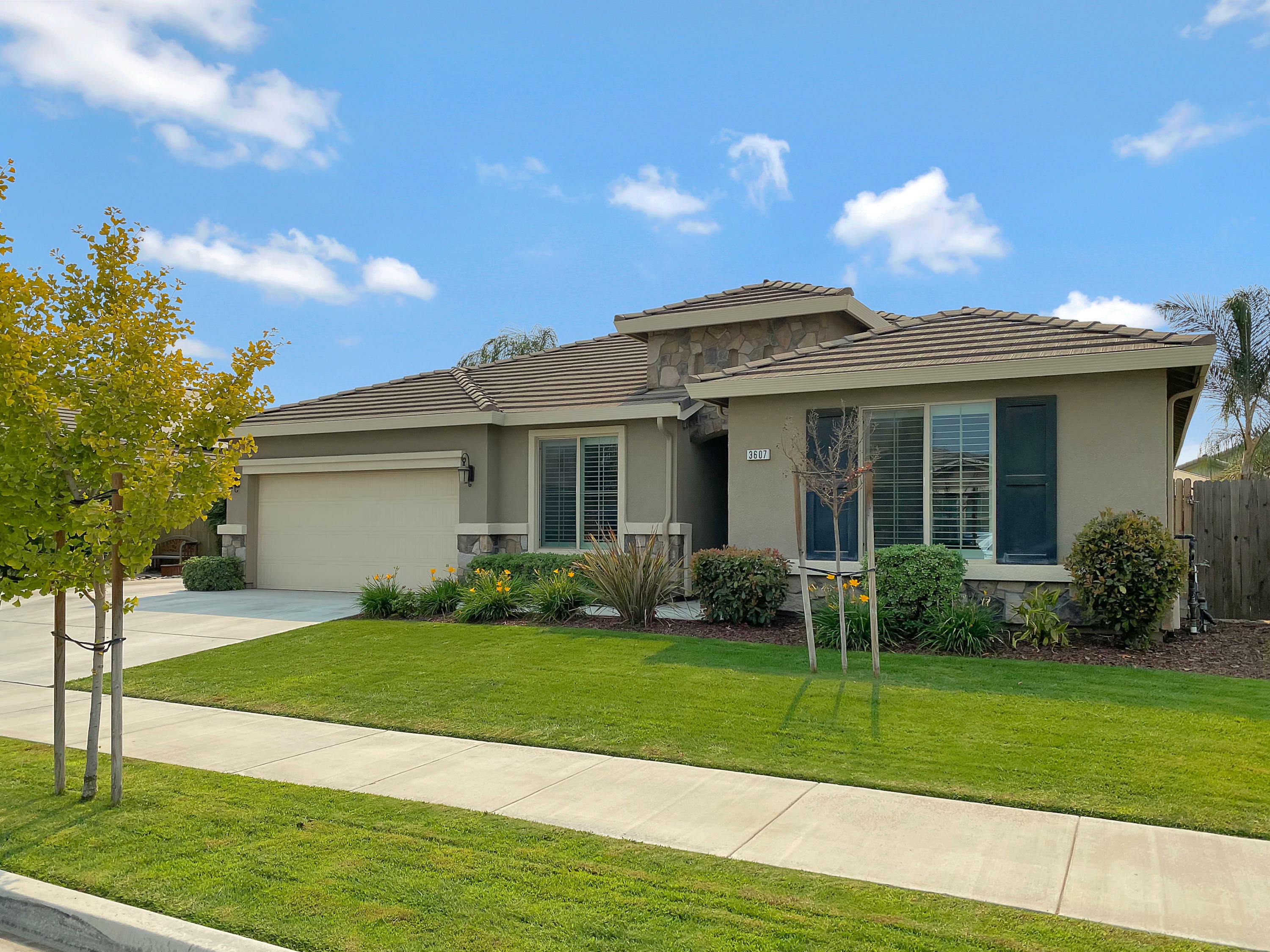 3607 W Vine Avenue  Visalia CA 93291 photo