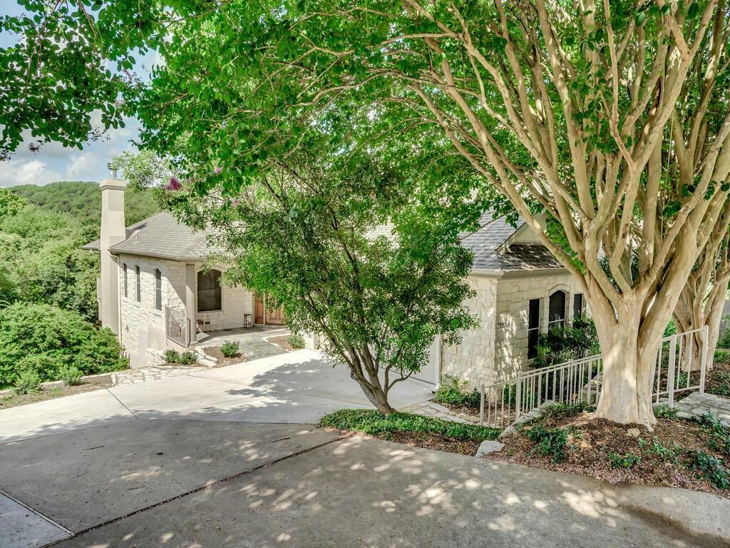 Property Photo: 5509 Oakwood Cove A TX 78731