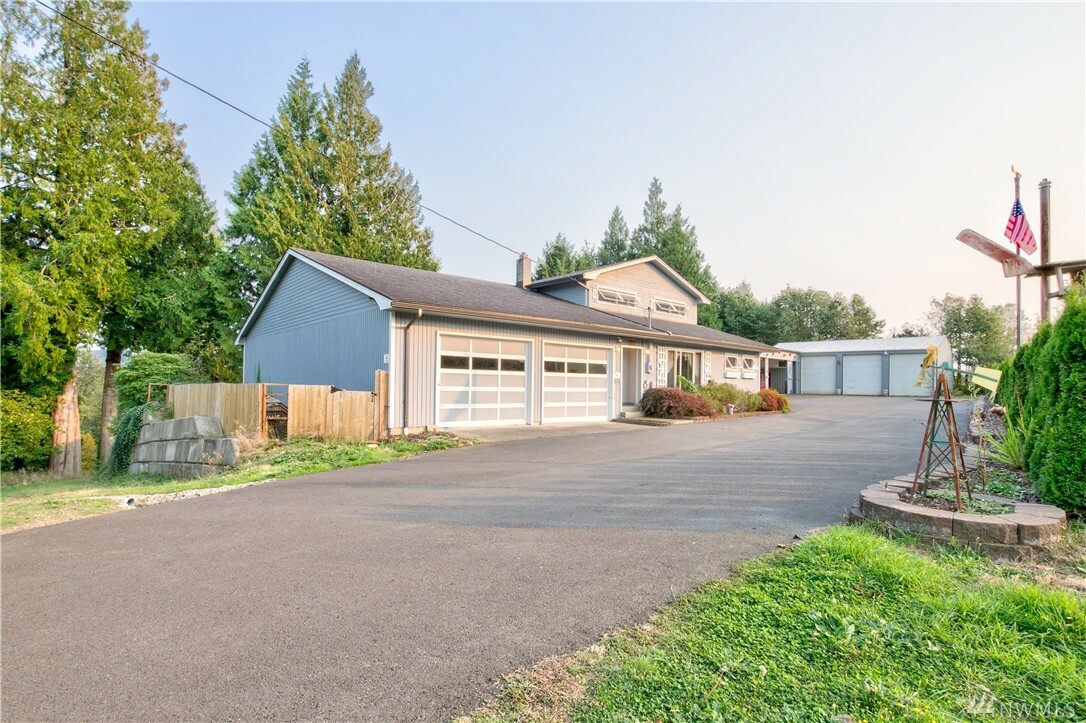 Property Photo: 13 Raistakka Rd WA 98643