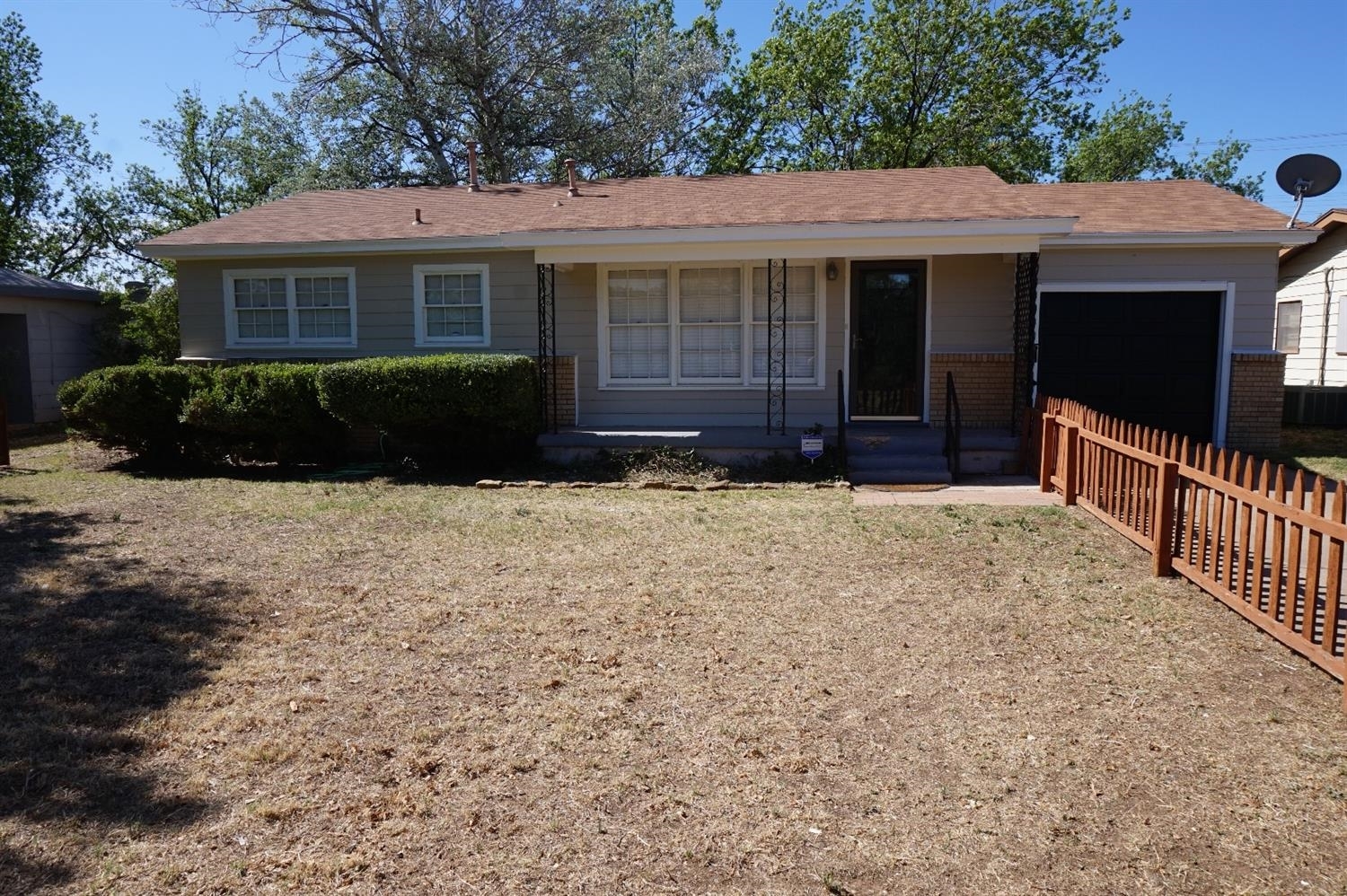 Property Photo:  2305 46th Street  TX 79412 