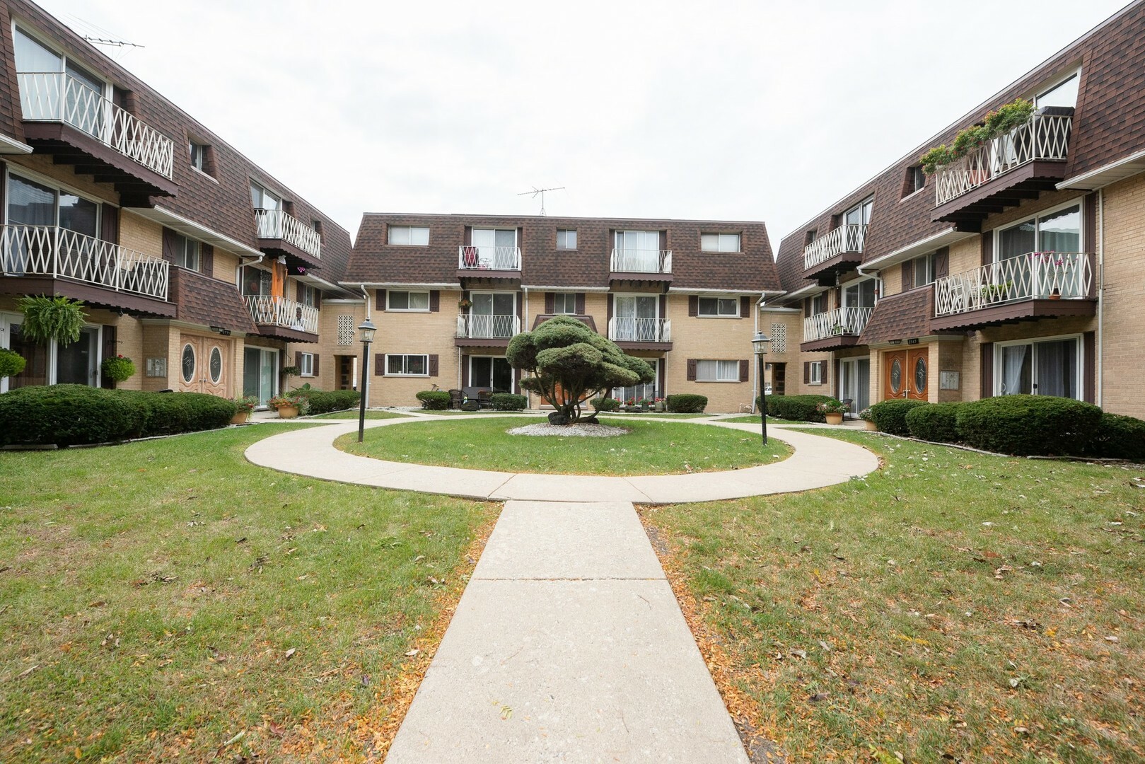 Property Photo:  8543 West Rascher Avenue 3S  IL 60656 