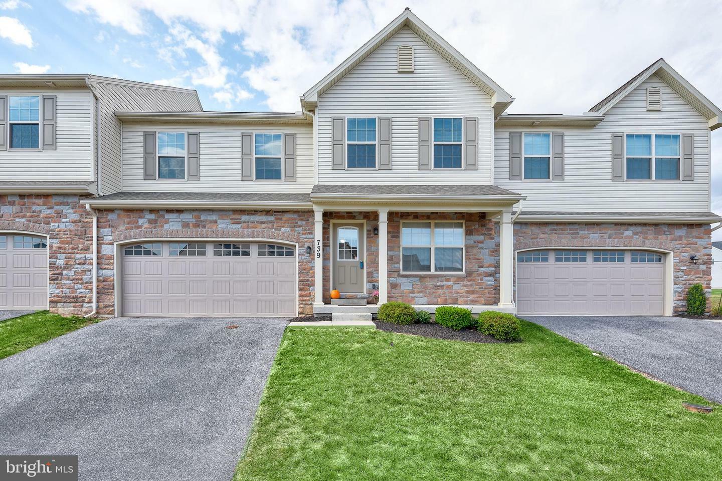 Property Photo:  739 Westland Court  PA 17055 