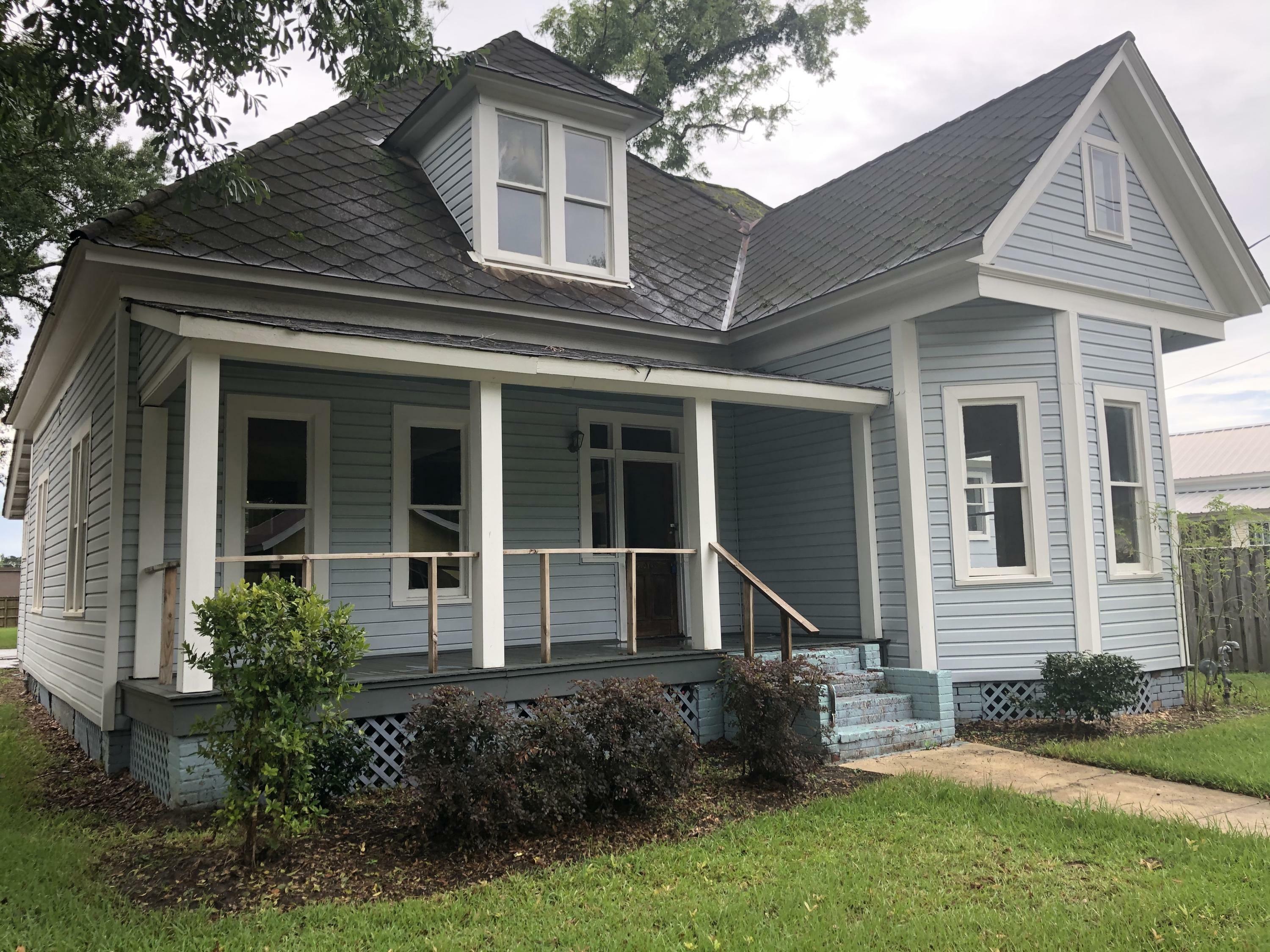 Property Photo:  644 W 4th St.  MS 39401 