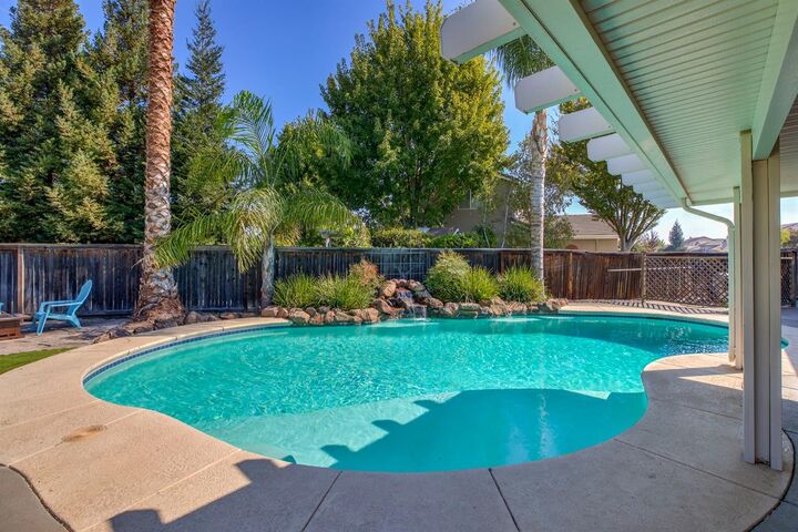 8808 Mannington Street  Elk Grove CA 95758 photo