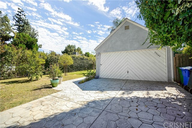 22040 Avenue San Luis  Woodland Hills CA 91364 photo