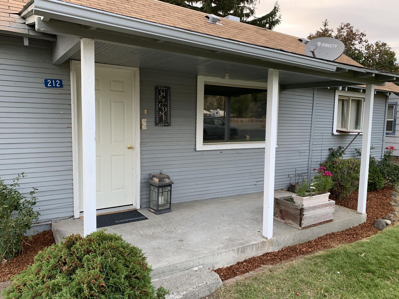 Property Photo: 212 Sinclair St WA 98937