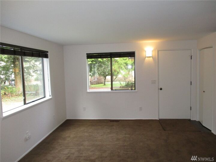 Property Photo:  13921 217th Ave SE  WA 98027 