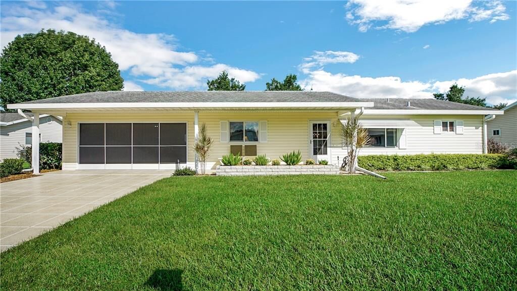 Property Photo: 17813 SE 95th Court FL 34491