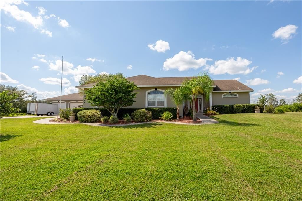 Property Photo:  5721 Pinedale Lane  FL 33811 