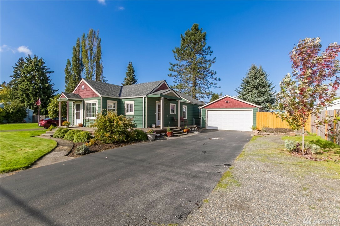 Property Photo:  1701 7th Ave SW  WA 98371 