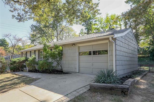 Property Photo: 4511 W 78th Terrace KS 66208
