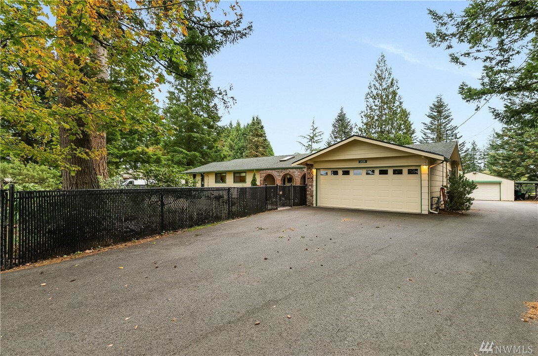 Property Photo: 1125 Lattimore Rd WA 98248