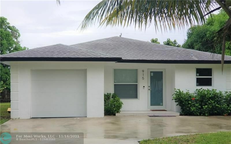 Property Photo:  915 SE 2nd Ave  FL 33483 