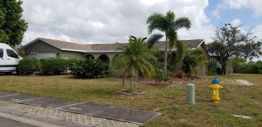 Property Photo:  6519 Santiago Court  FL 33572 