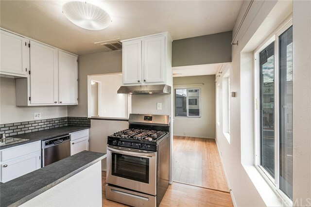Property Photo: 1513 E Broadway CA 90802