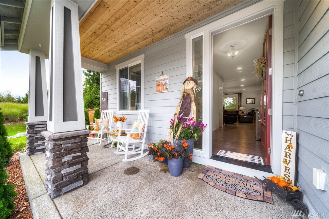 Property Photo:  14426  Parkview Court E  WA 98391 