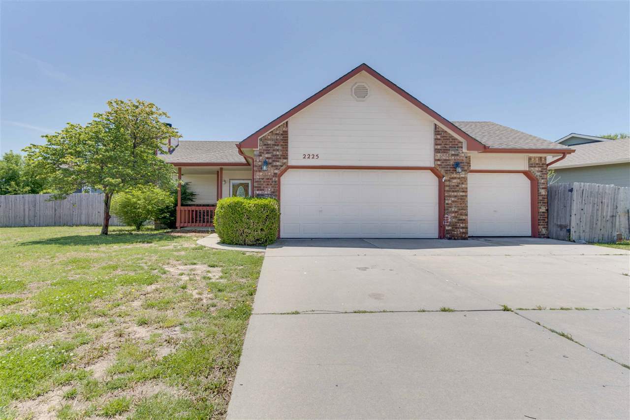 Property Photo:  2225 E Bryant St  KS 67037 