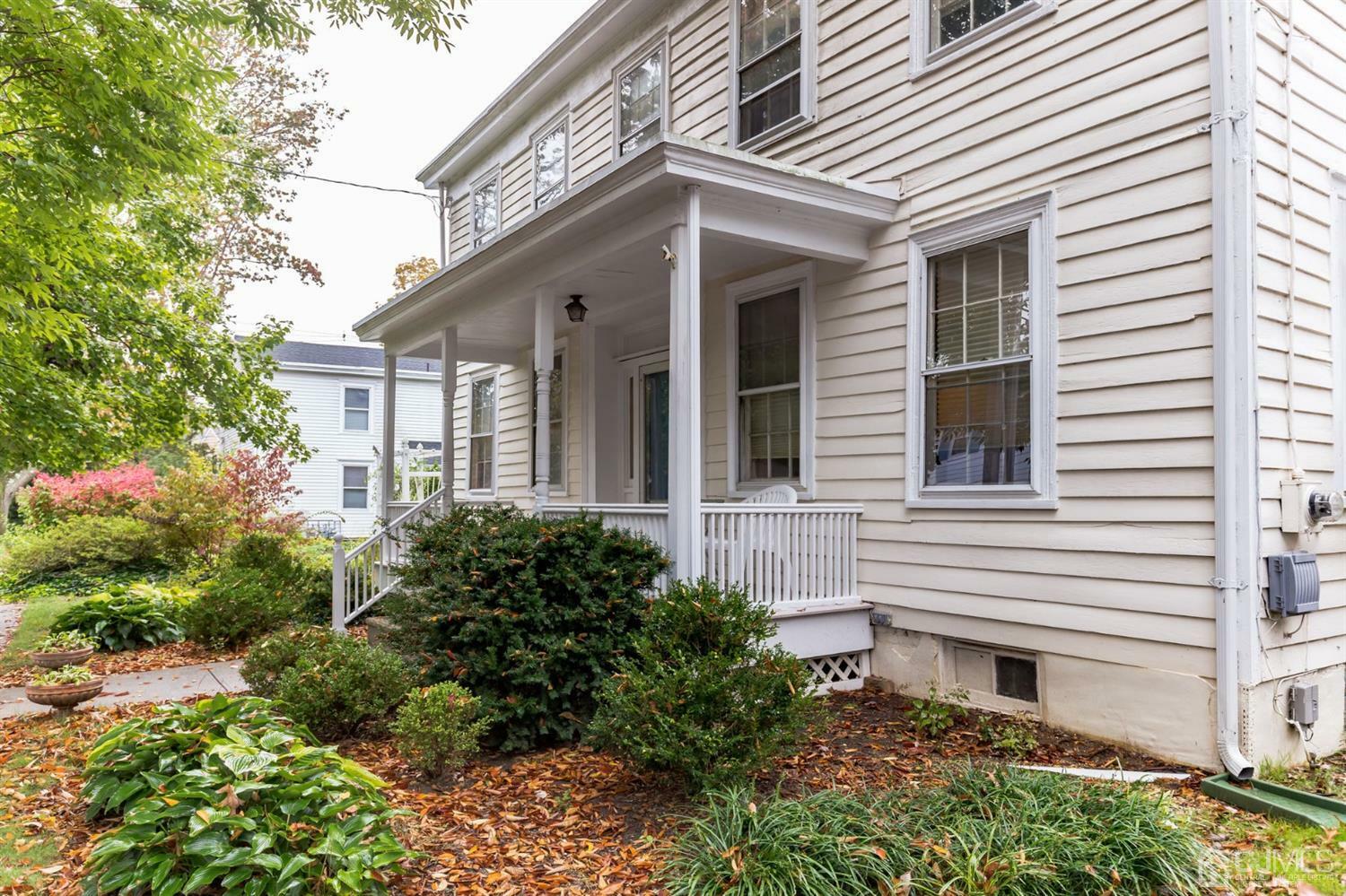 Property Photo:  5 Maplewood Avenue  NJ 08512 