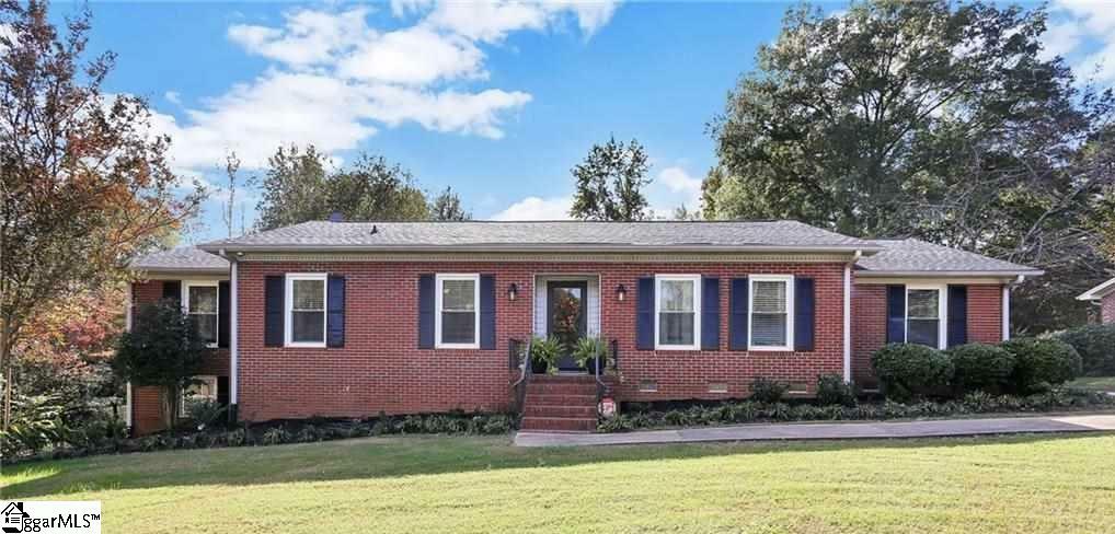 Property Photo:  204 Timberlane Drive  SC 29642 