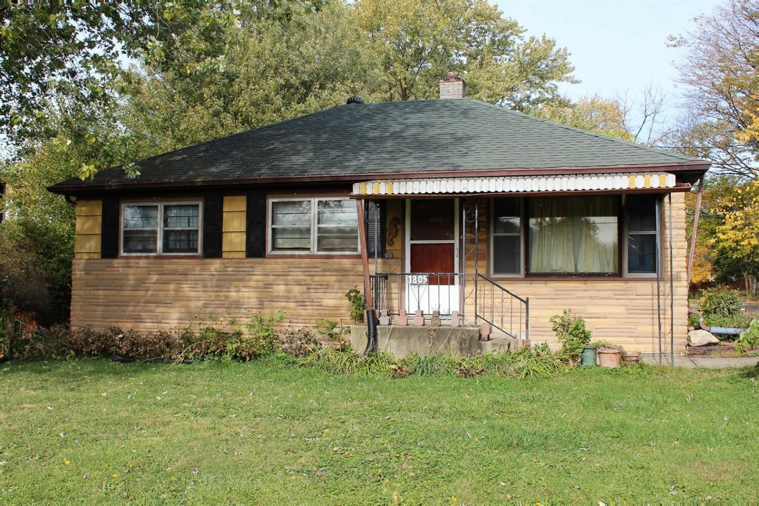 Property Photo: 1805 Glendale Boulevard IN 46383