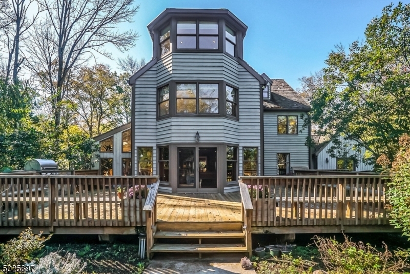 Property Photo: 9 Applewood Dr NJ 08525
