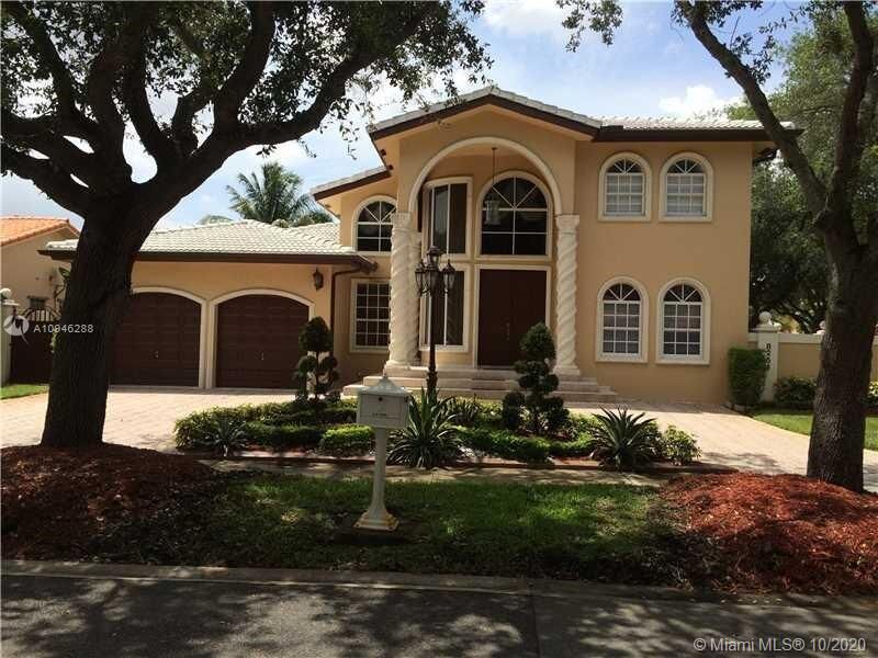 Property Photo: 8254 NW 165th St FL 33016
