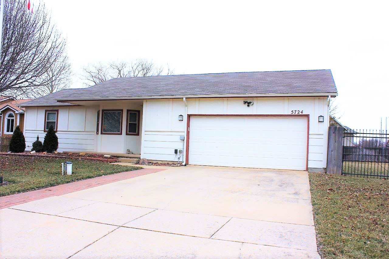 Property Photo:  5724 W 40th St S  KS 67215 