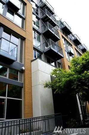 Property Photo: 530 Broadway Ave E 610 WA 98102