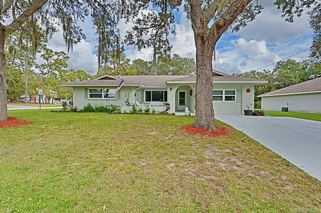 Property Photo:  1235 N Tiger Point  FL 34461 