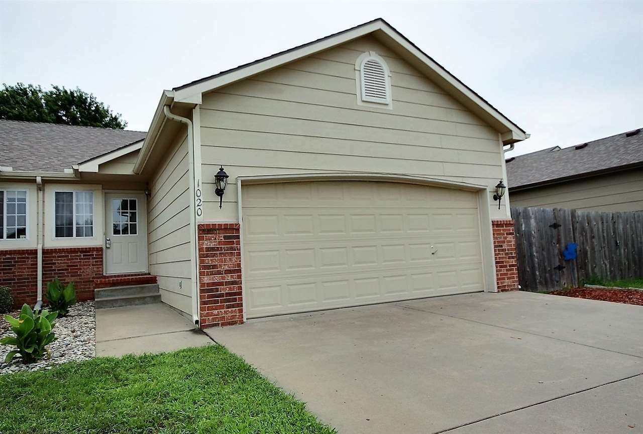 Property Photo:  1020 Cedar Point Cir  KS 67133 