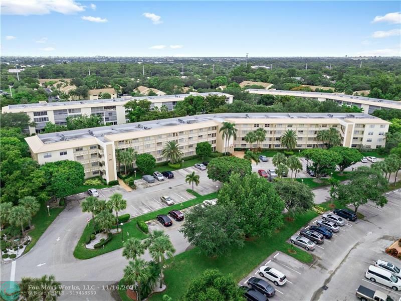 Property Photo: 1501 Cayman Way J2 FL 33066
