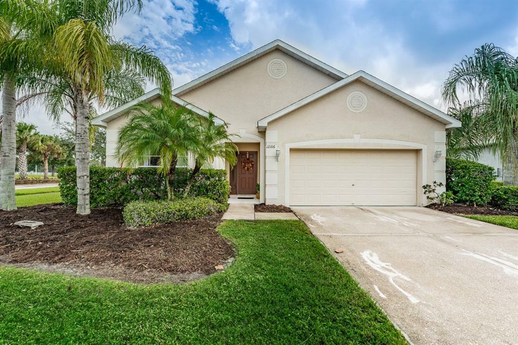 Property Photo:  12106 Fern Blossom Drive  FL 33534 