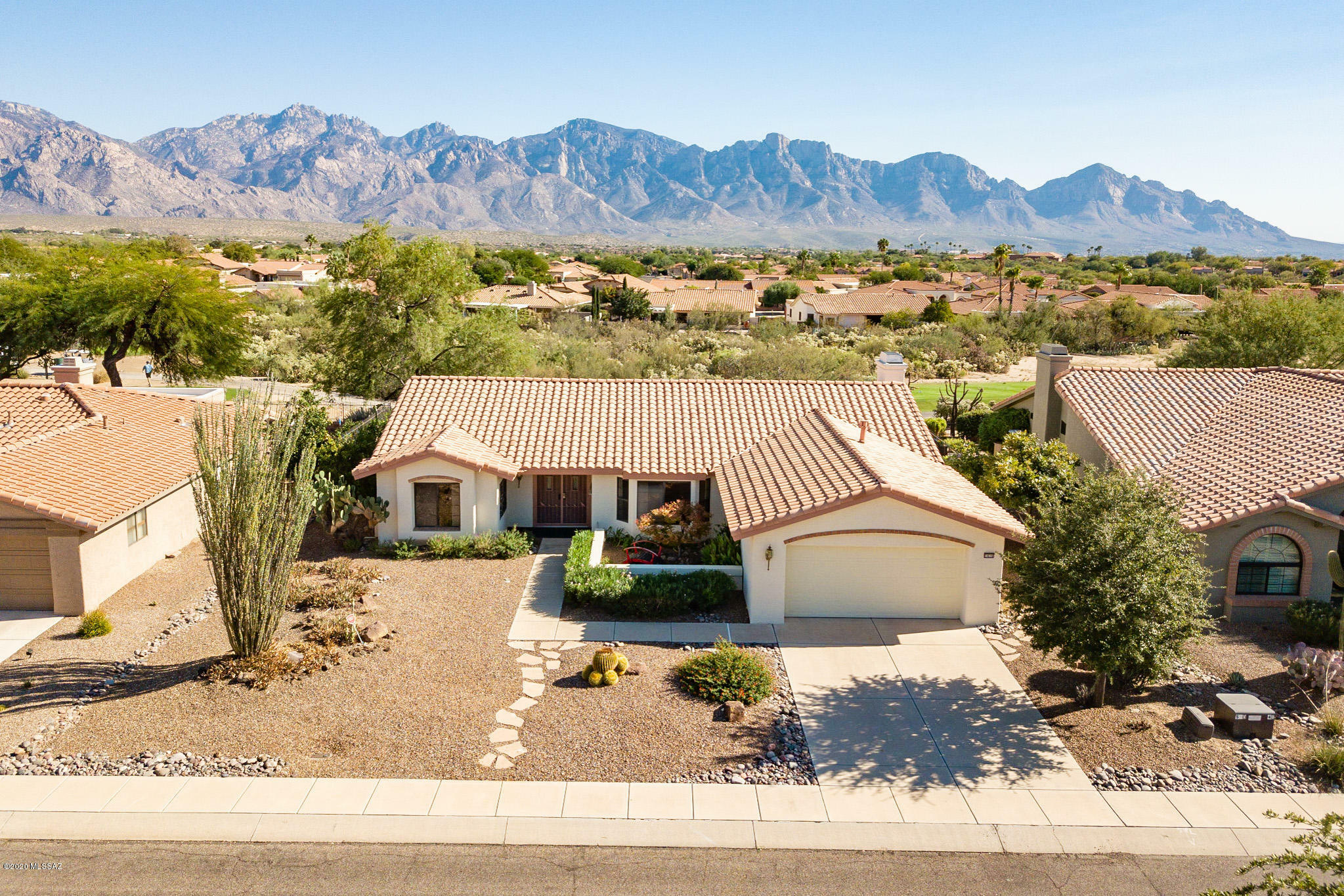 Property Photo: 1416 E Mule Train Drive AZ 85755