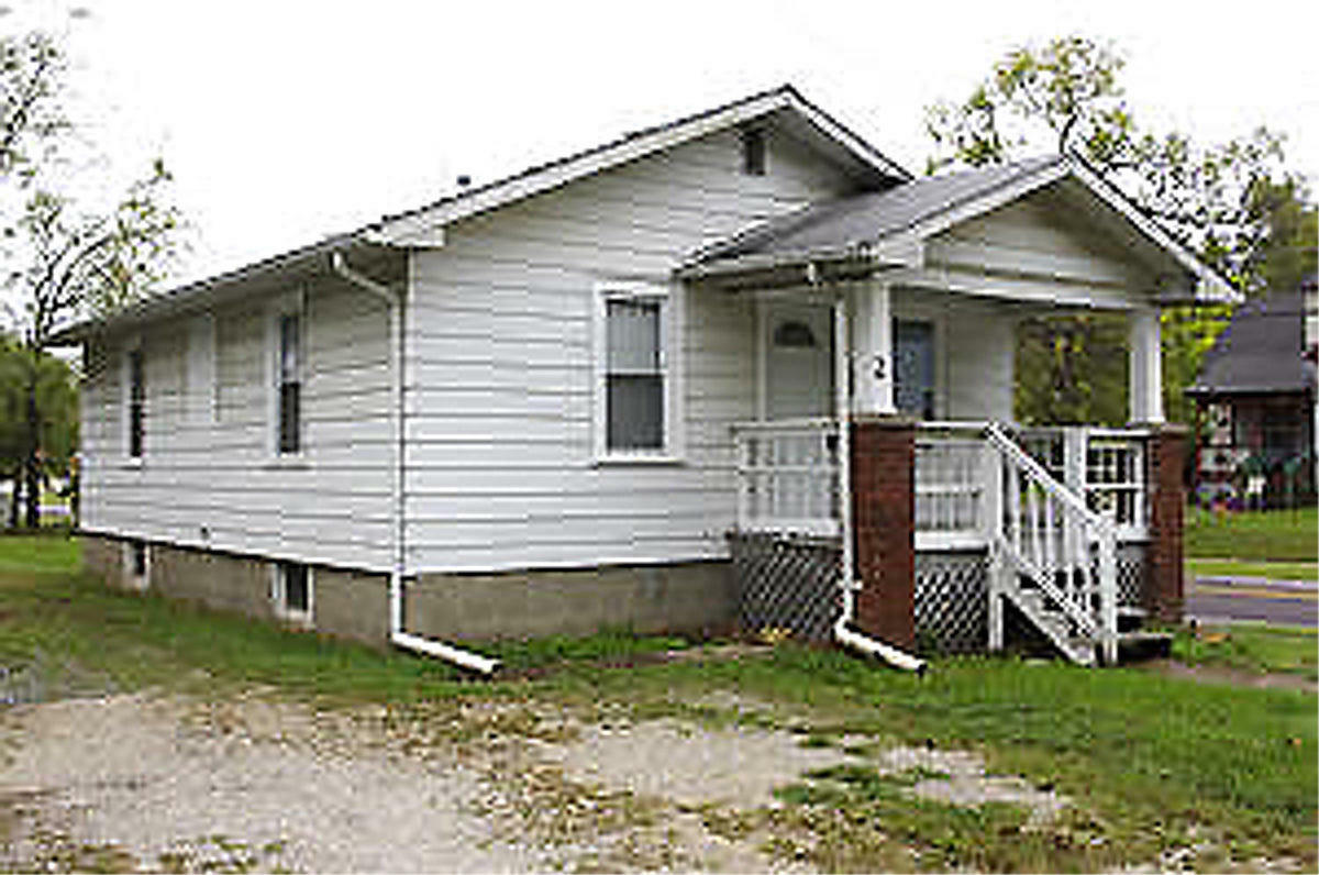 Property Photo:  2 4th Ave  MO 65203 