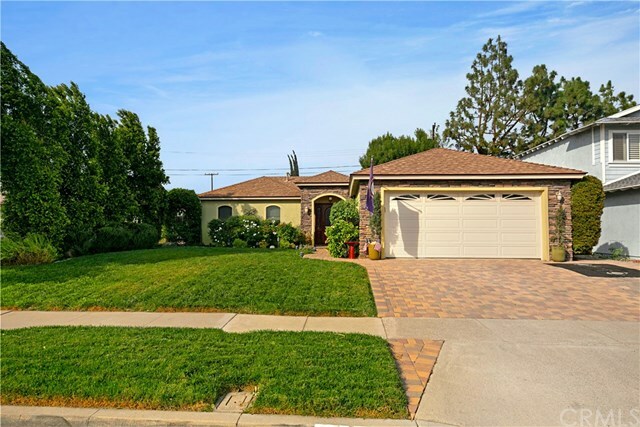 Property Photo:  913 Berkenstock Lane  CA 92870 