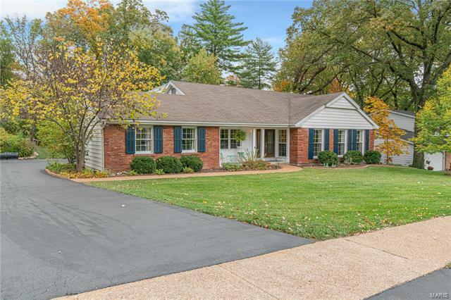 Property Photo: 511 Bambury Way 63122