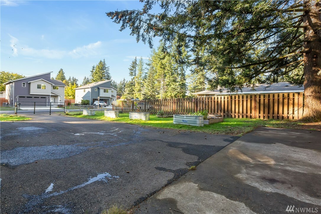 Property Photo:  4097 Eastwood Ave SE  WA 98366 