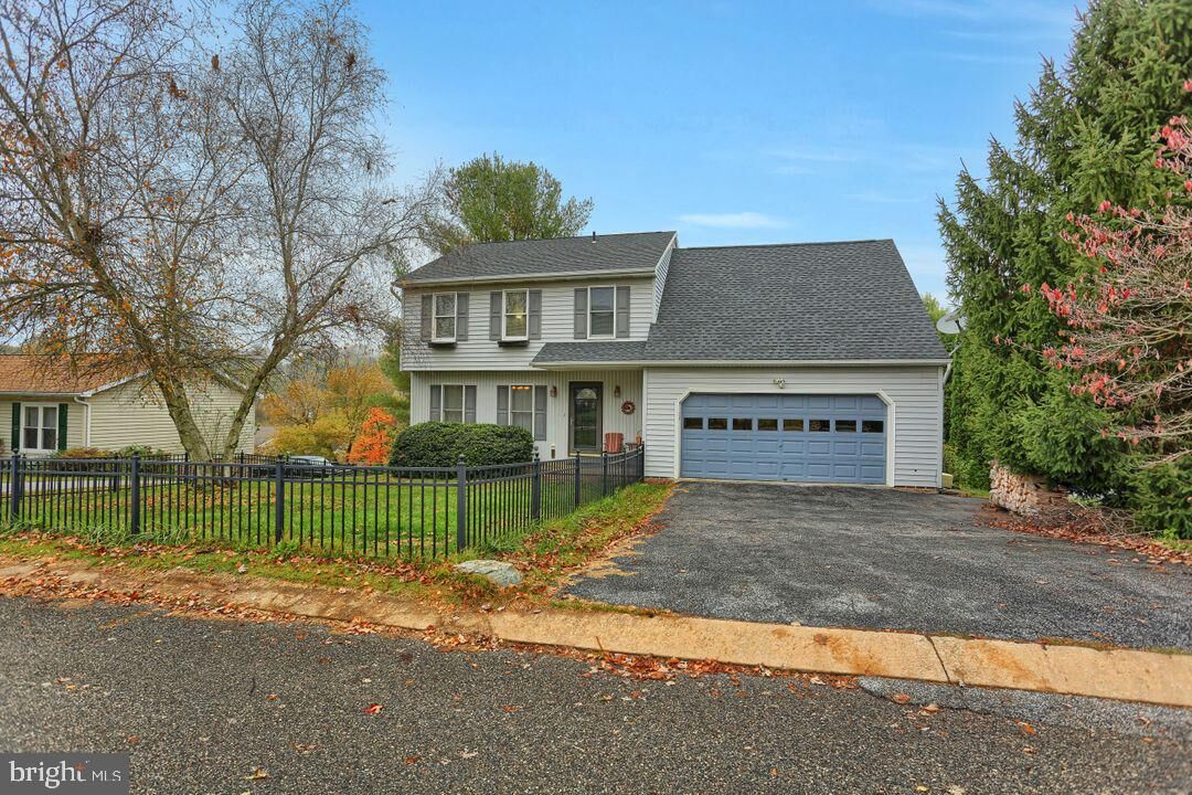 Property Photo:  150 Franklin Square Drive  PA 17313 