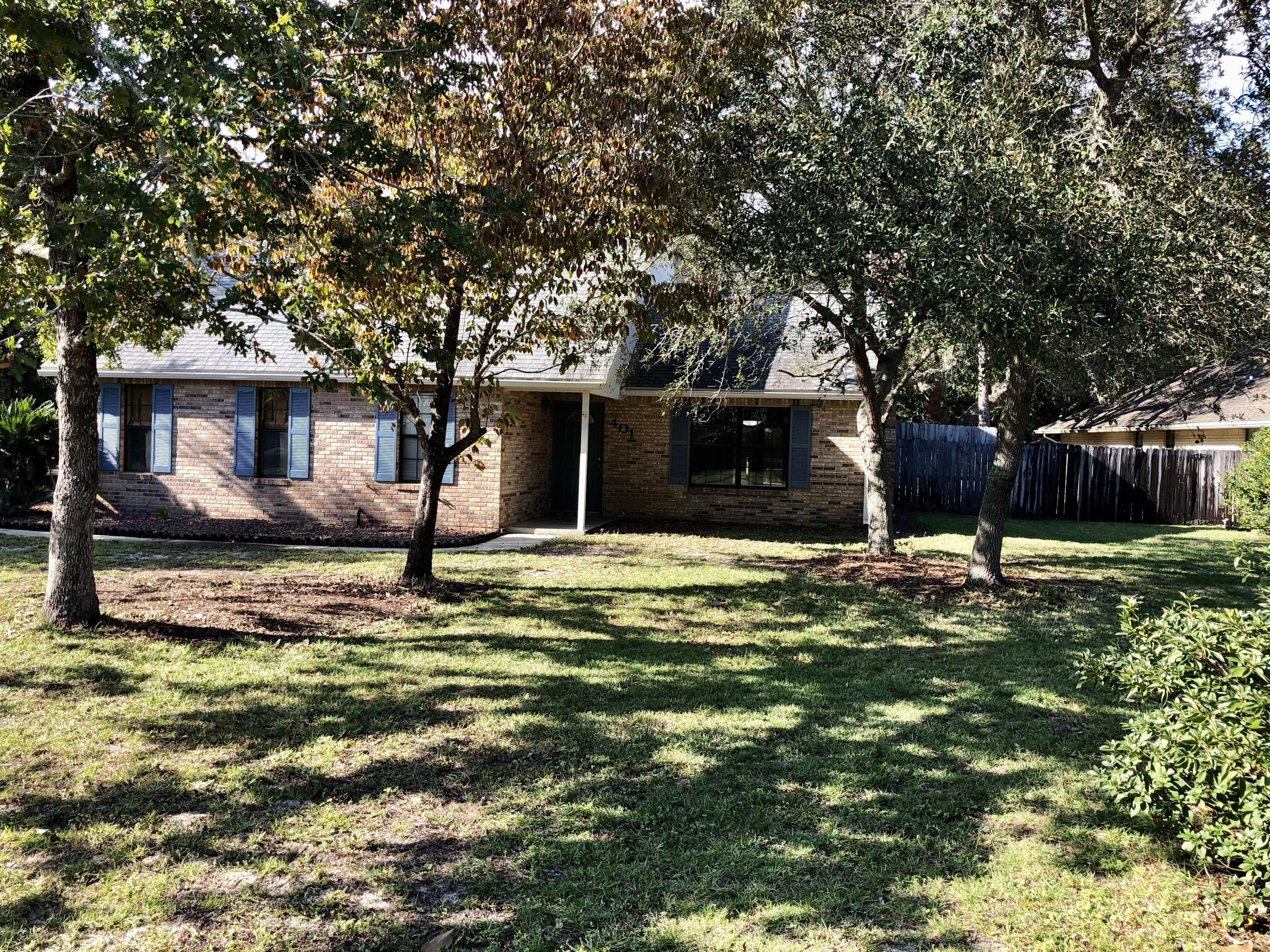 Property Photo: 401 Bimini Way FL 32578