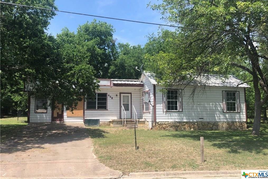 Property Photo:  608 Live Oak Street  TX 76528 