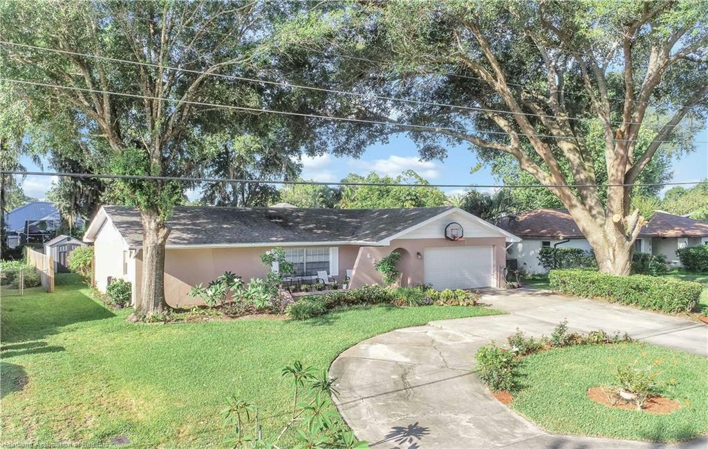 Property Photo:  627 Sportsman Avenue  FL 33875 