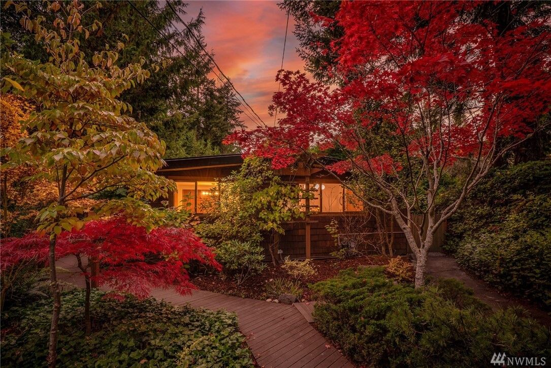 Property Photo:  15724 70th Ave W  WA 98026 