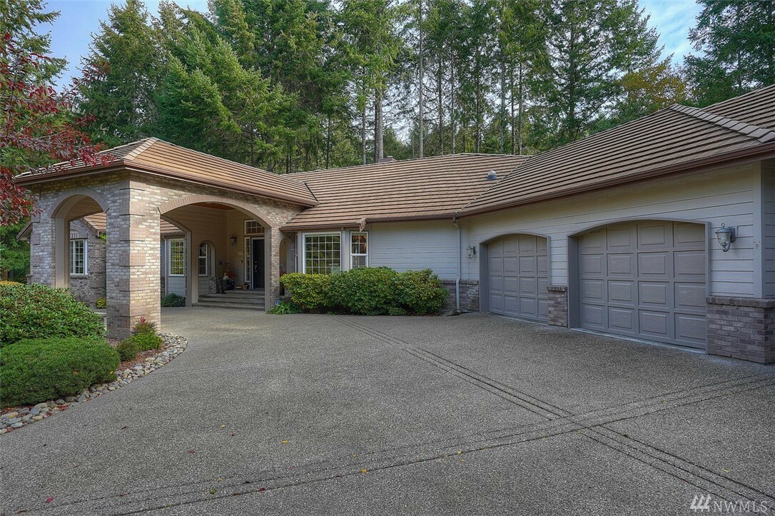 Property Photo:  509 33rd Ave NW  WA 98335 